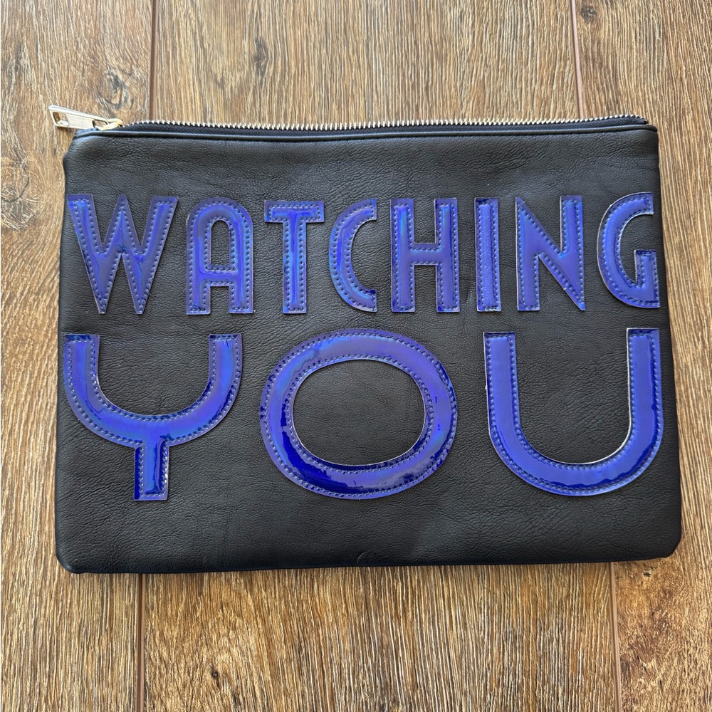 Essentiel Antwerp Owl Face Zip Clutch ‘Watching You’